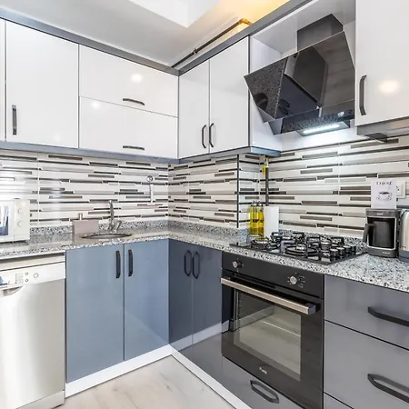 Modern House & Location & Oldtown 10 Min Apartment Antalya