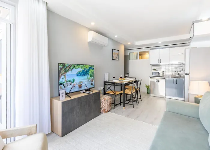 Modern House & Location & Oldtown 10 Min Apartment Antalya